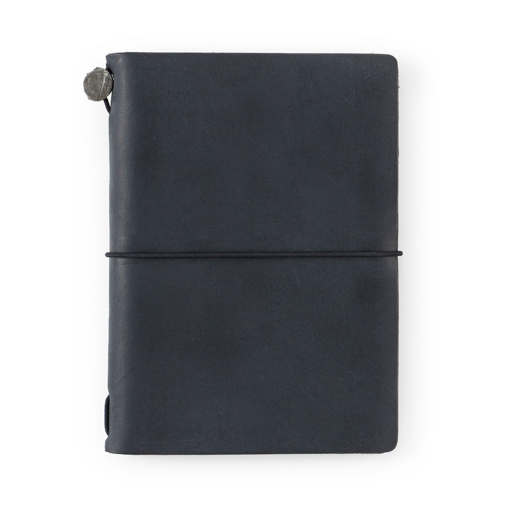 TRAVELER'S notebook Black (Passport Size)