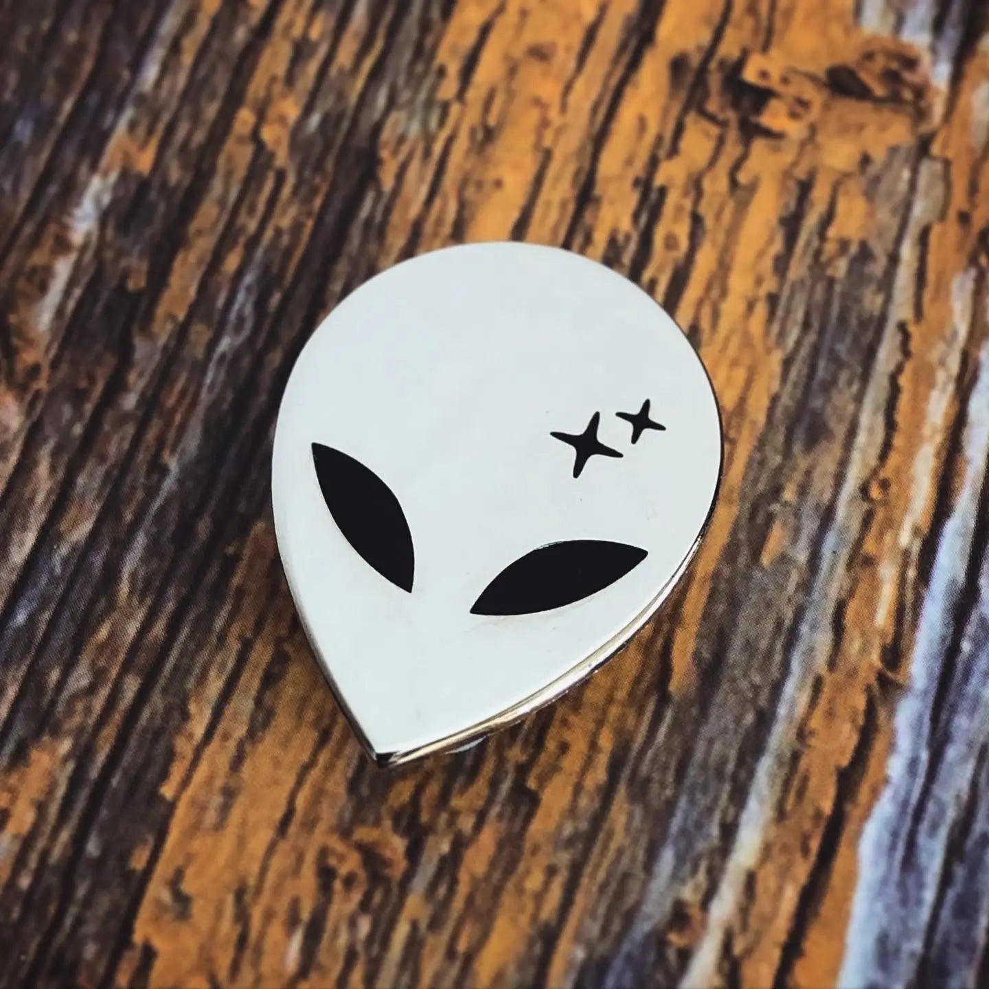 Alien Enamel Pin